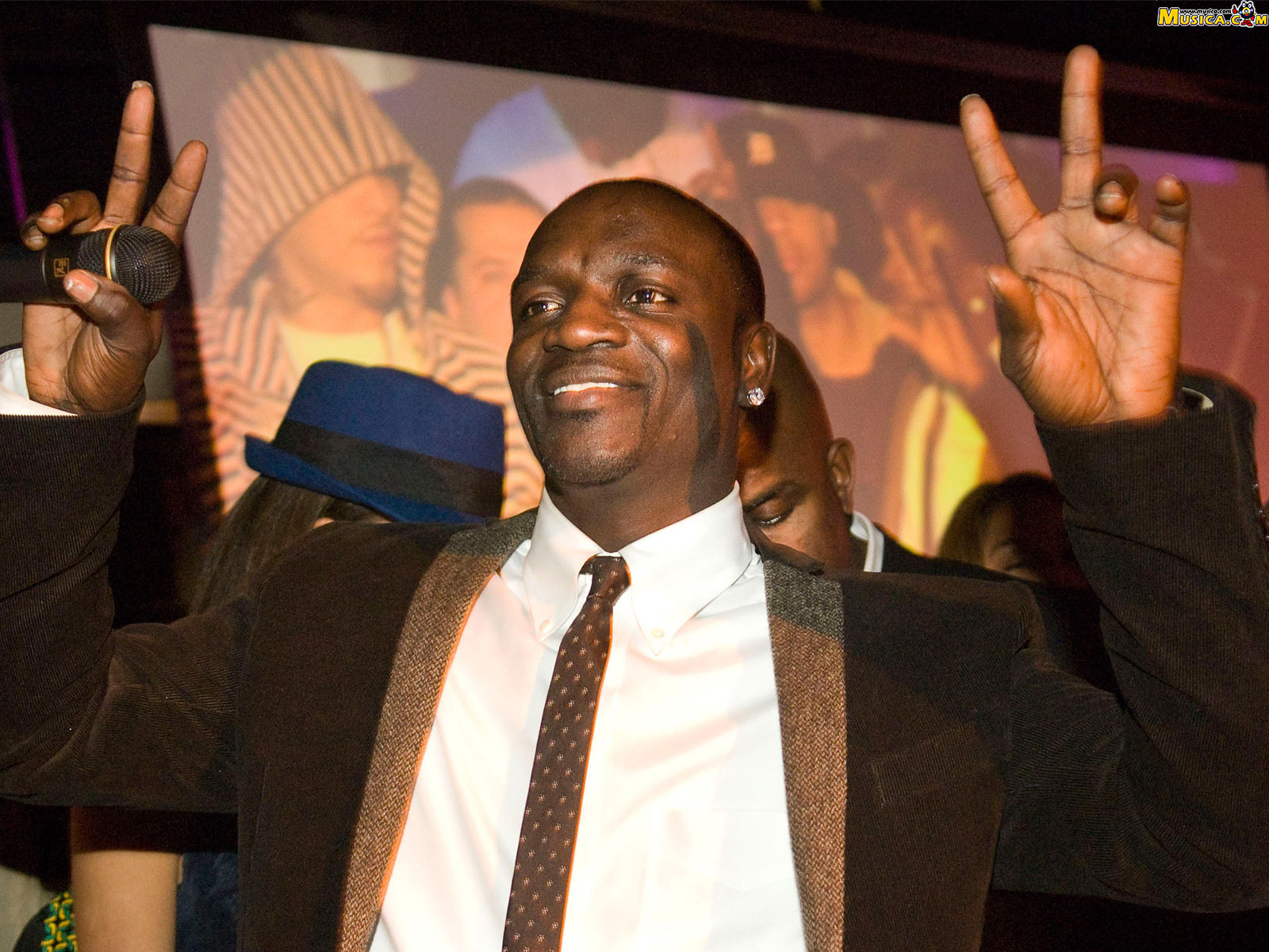 Fondo de pantalla de Akon