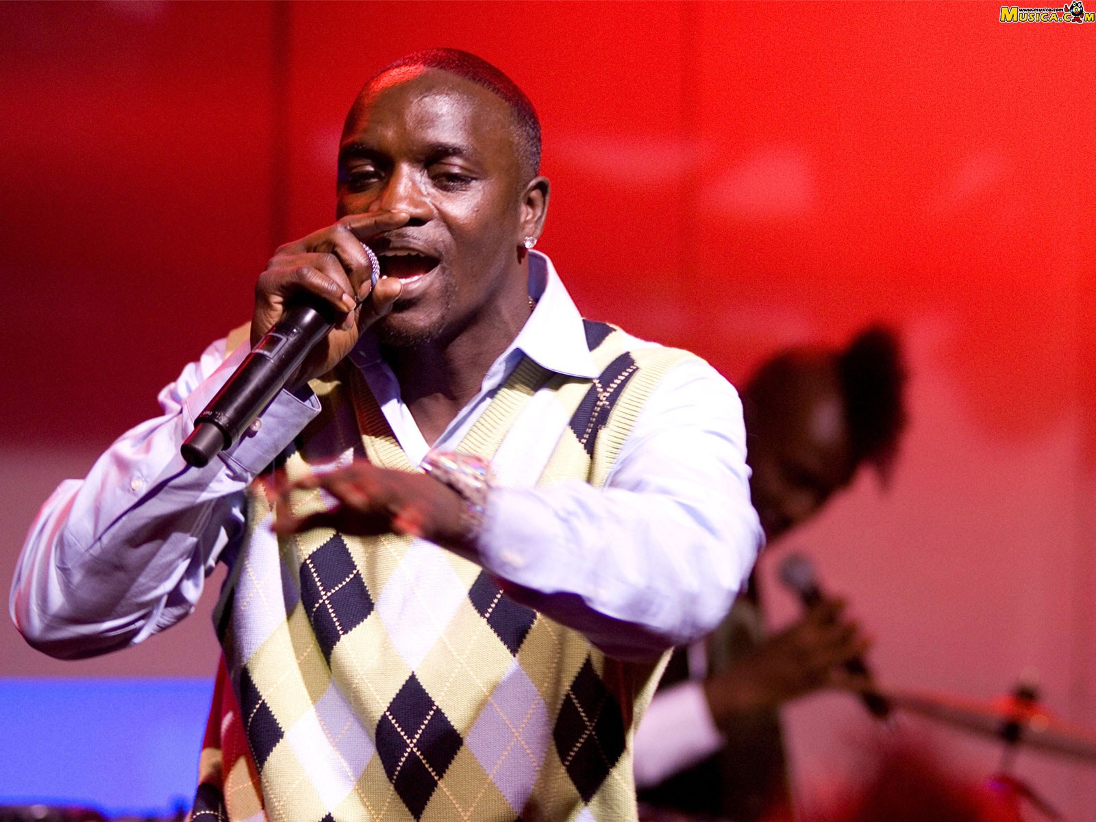 Fondo de pantalla de Akon