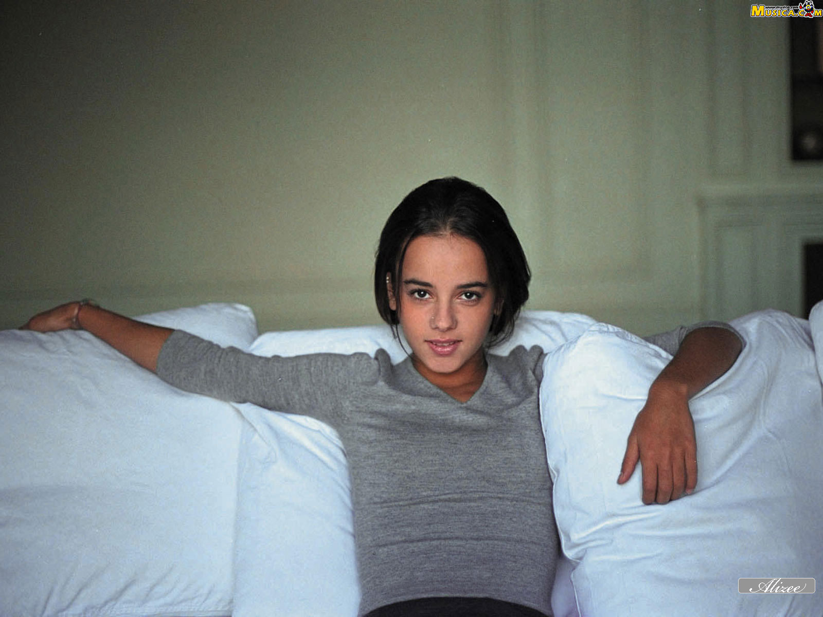 Fondo de pantalla de Alizee