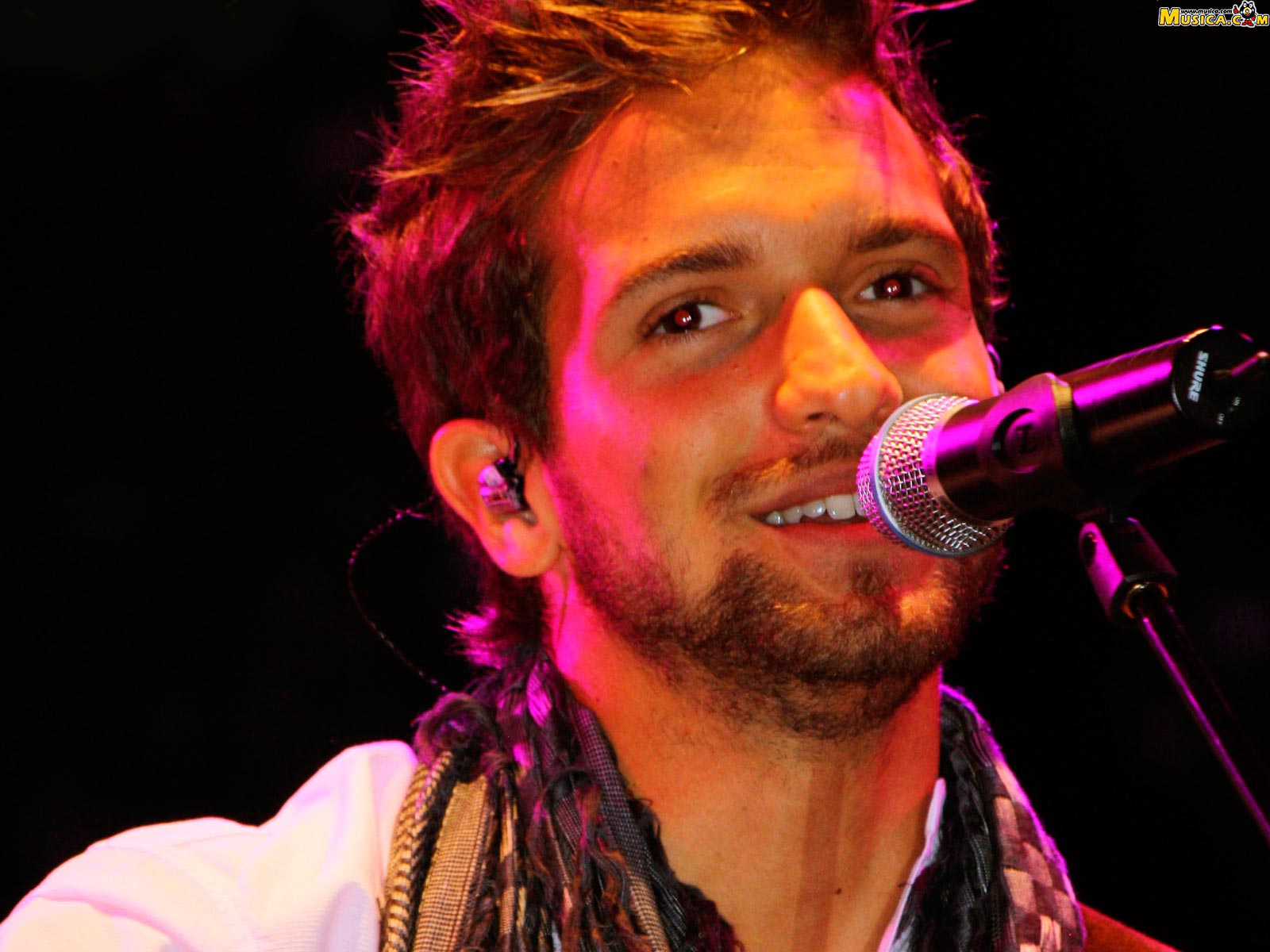 Fondo de pantalla de Pablo Alborán